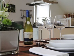 Savoir Vivre Modern Retreat
