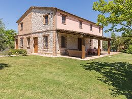 Belvilla by OYO Villa Fufi