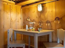 Glamping Tent With Kitchen on the Ijsselmeer