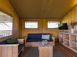 Glamping Tent With Kitchen on the Ijsselmeer