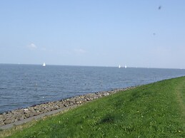 Glamping Tent With Kitchen on the Ijsselmeer