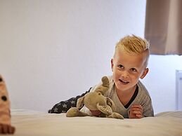 Great Villa With Luxurious Terrace, Near Roermond