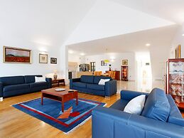 Beautiful Villa With Pool and Surrounded by Mountain and Green Areas