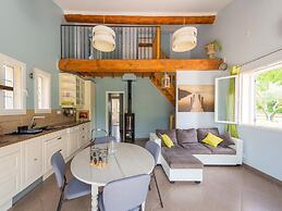 Saint-victor House in Pernes-les-fontaines