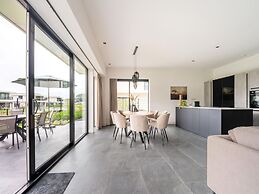 Cosy Villa in Zeewolde With Garden