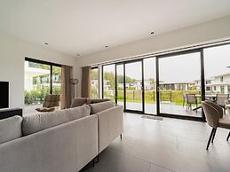 Cosy Villa in Zeewolde With Garden