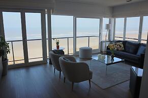 Apartment in Nieuwpoort With sea View