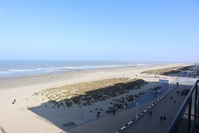 Apartment in Nieuwpoort With sea View