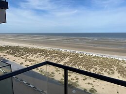 Apartment in Nieuwpoort With sea View