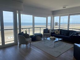 Apartment in Nieuwpoort With sea View