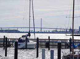 Houseboat Liliput Comfortable Holiday Residence