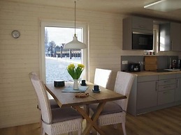 Houseboat Liliput Comfortable Holiday Residence