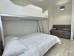 Modern Maisonette Near Serignan