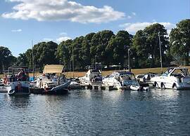 Houseboat in Lathumse Plas With Harbor Views