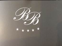 11 Bohler Brise Modern Retreat