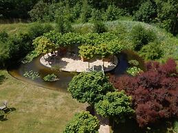 11 Bohler Brise Modern Retreat