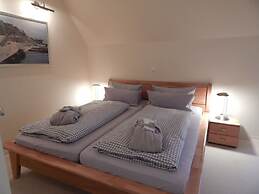 11 Bohler Brise Modern Retreat