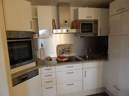 11 Bohler Brise Modern Retreat