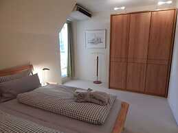 11 Bohler Brise Modern Retreat