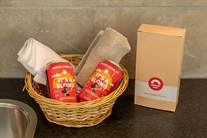 Cozy Holiday Home 3 Minutes From the Beach!