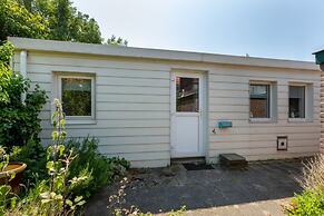 Cozy Holiday Home 3 Minutes From the Beach!