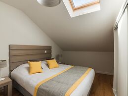 Spacious Apartment With Heated Pool