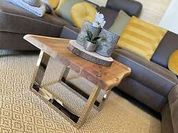 Christel Modern Retreat