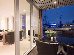 Houseboat Possibility 7