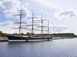 Houseboat Possibility 7