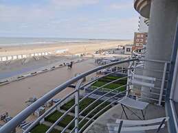 Apartment in Nieuwpoort With Terrace
