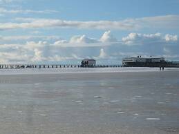 Holiday Apartment Beach View