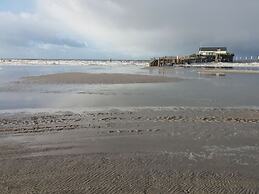 Holiday Apartment Beach View