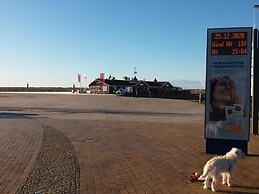 Holiday Apartment Beach View