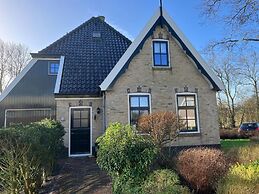 Spacious Holiday Home Close to the sea