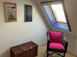 Spacious Holiday Home Close to the sea