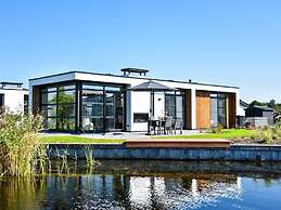 Modern Holiday Home Near the Loosdrechtse Plassen