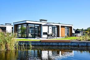 Luxury Waterfront Escape