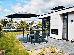Modern Holiday Home Near the Loosdrechtse Plassen