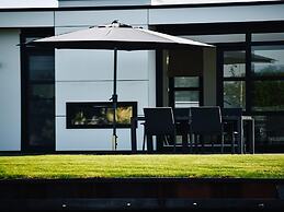 Modern Holiday Home Near the Loosdrechtse Plassen