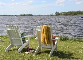 Luxury Waterfront Escape