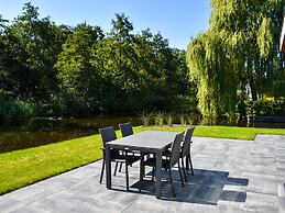 Modern Holiday Home Near the Loosdrechtse Plassen