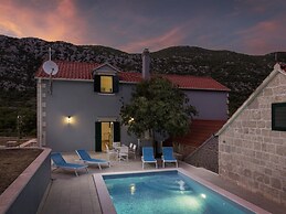 Adorable Villa With Private Pool and Terrace