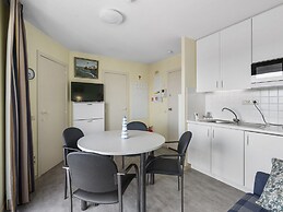 Spacious Studio Near Seafront