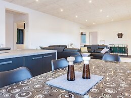 9 Person Holiday Home in Vaeggerlose