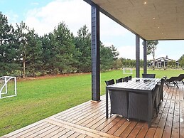 9 Person Holiday Home in Vaeggerlose