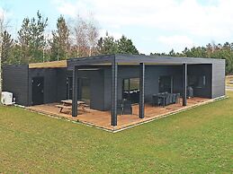 9 Person Holiday Home in Vaeggerlose