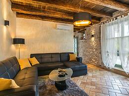 Villa Zvonar Comfortable Holiday Residence