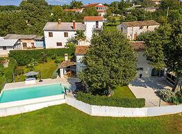 Villa Zvonar Comfortable Holiday Residence