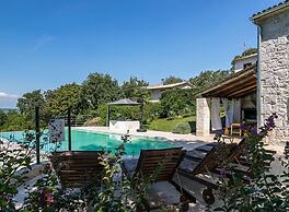 Villa Zvonar Comfortable Holiday Residence