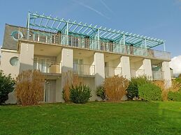 Spacious Apartment With Pool and sea View